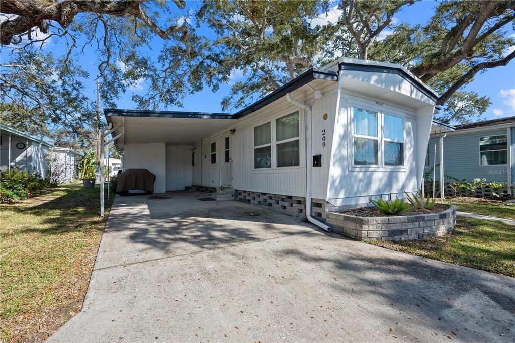 For Sale: $149,900 (2 beds, 1 baths, 768 Square Feet)