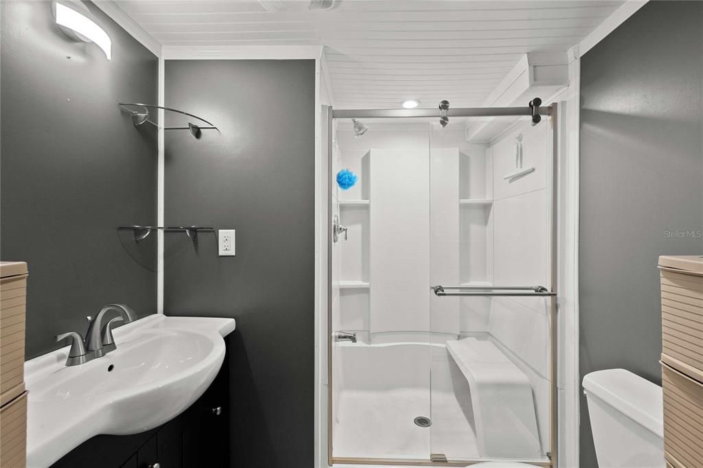 For Sale: $149,900 (2 beds, 1 baths, 768 Square Feet)