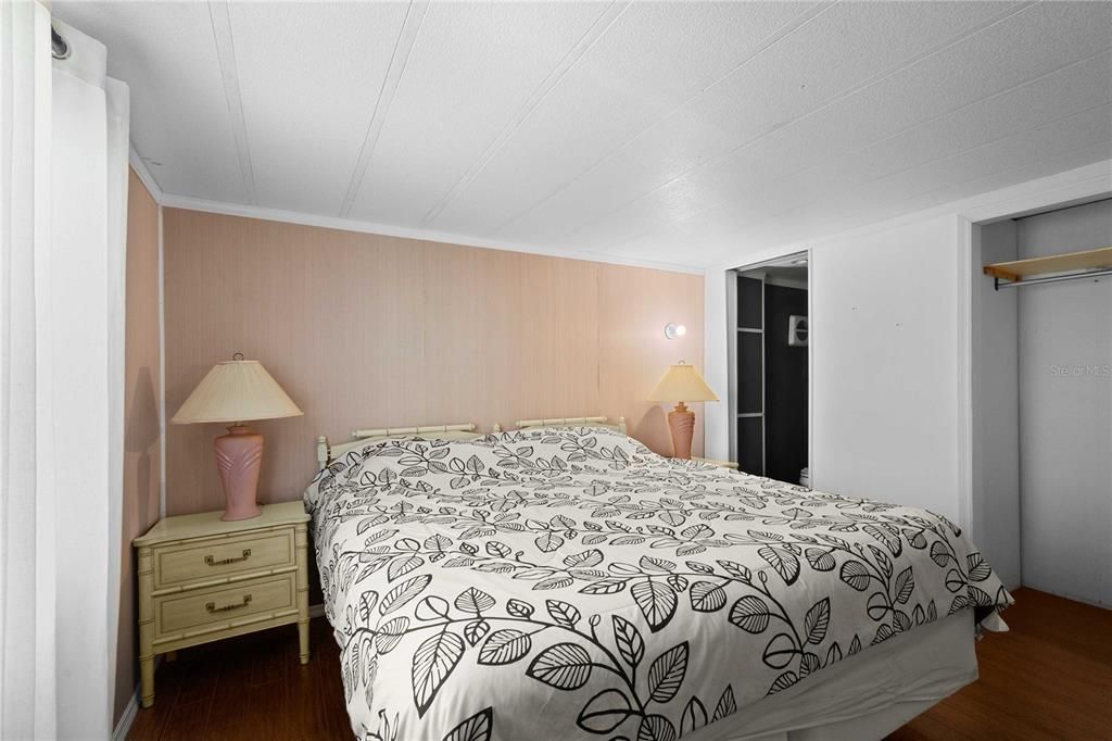 For Sale: $149,900 (2 beds, 1 baths, 768 Square Feet)