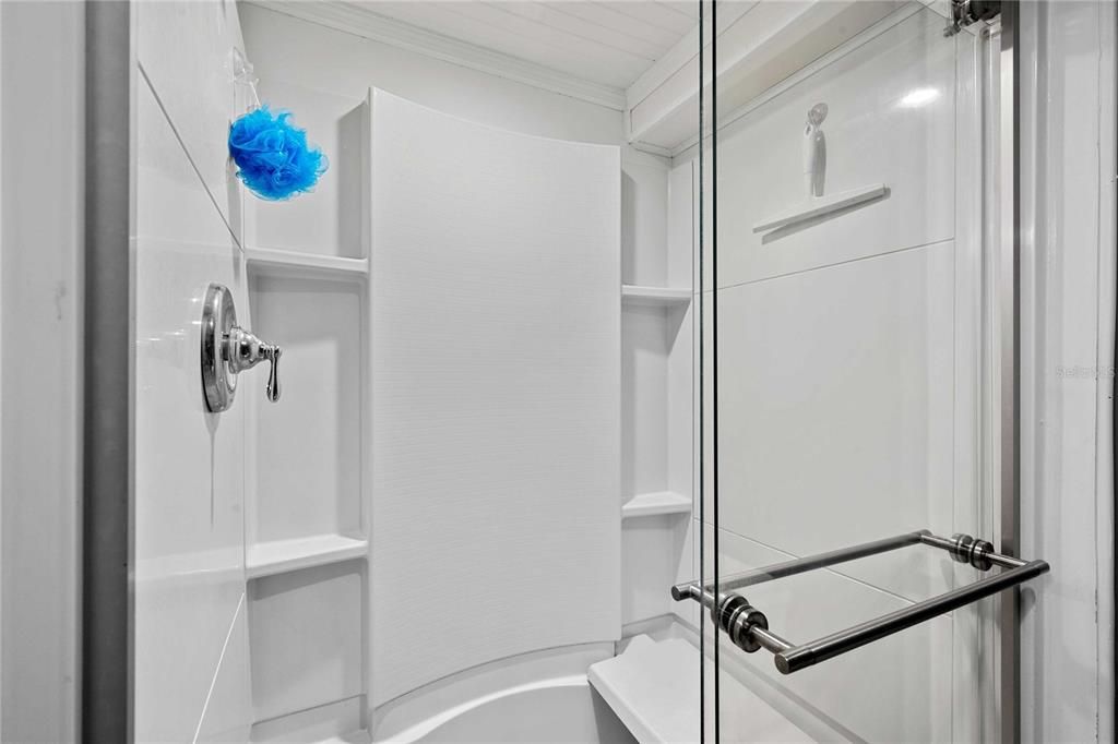 For Sale: $149,900 (2 beds, 1 baths, 768 Square Feet)