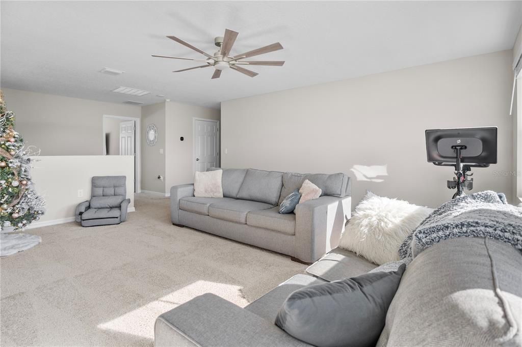 待售: $600,000 (5 贝兹, 3 浴室, 3182 平方英尺)