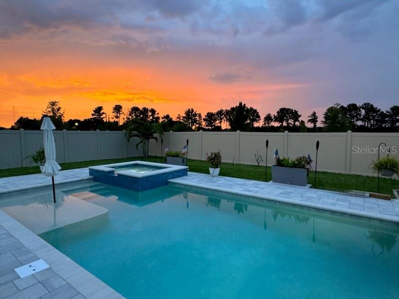 待售: $600,000 (5 贝兹, 3 浴室, 3182 平方英尺)