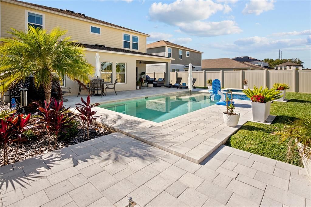 待售: $600,000 (5 贝兹, 3 浴室, 3182 平方英尺)