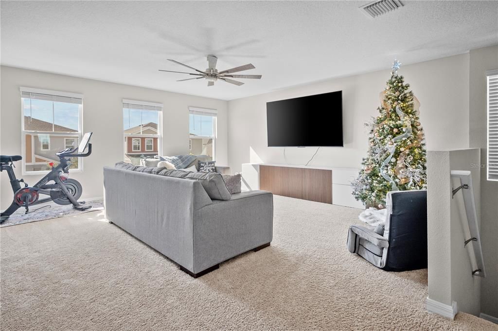 待售: $600,000 (5 贝兹, 3 浴室, 3182 平方英尺)