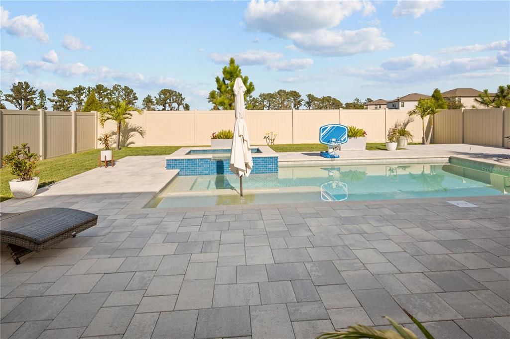 待售: $600,000 (5 贝兹, 3 浴室, 3182 平方英尺)