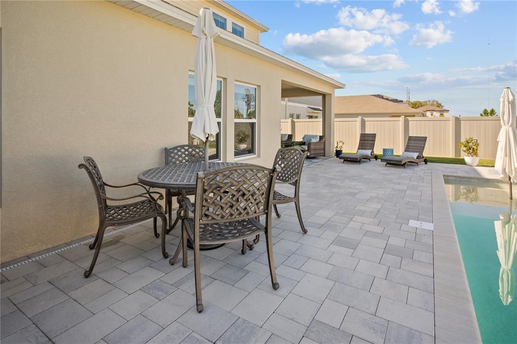 待售: $600,000 (5 贝兹, 3 浴室, 3182 平方英尺)