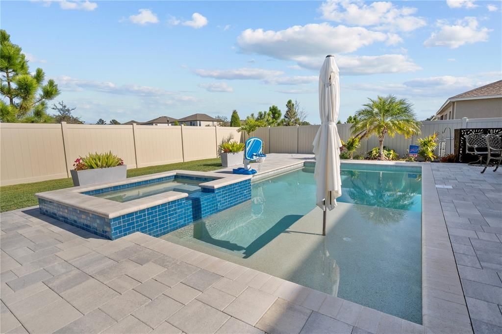 待售: $600,000 (5 贝兹, 3 浴室, 3182 平方英尺)