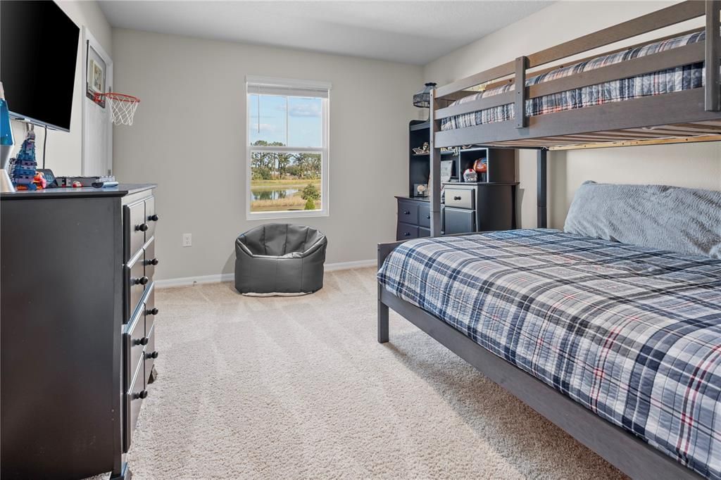 待售: $600,000 (5 贝兹, 3 浴室, 3182 平方英尺)