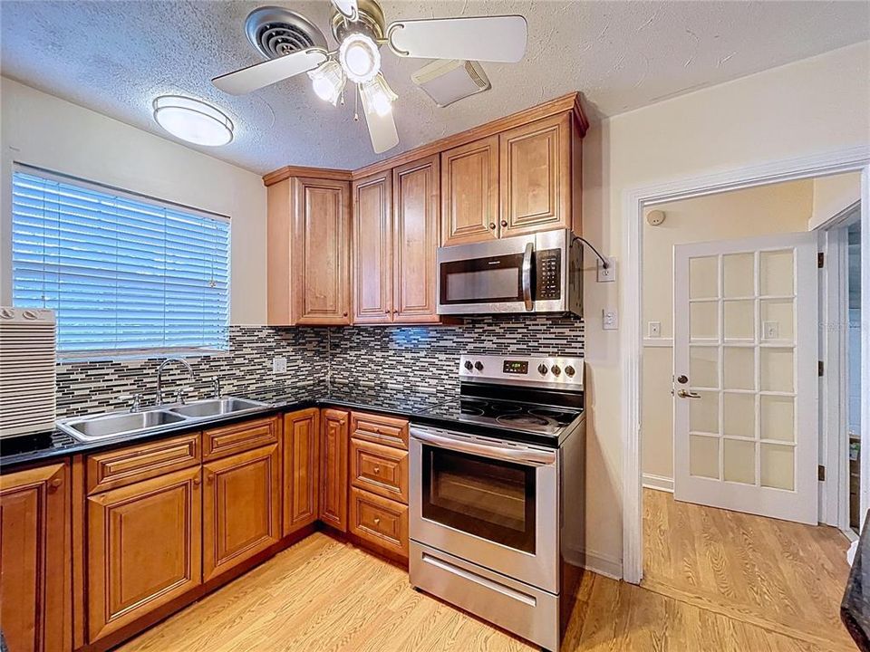 For Sale: $440,000 (4 beds, 4 baths, 2894 Square Feet)