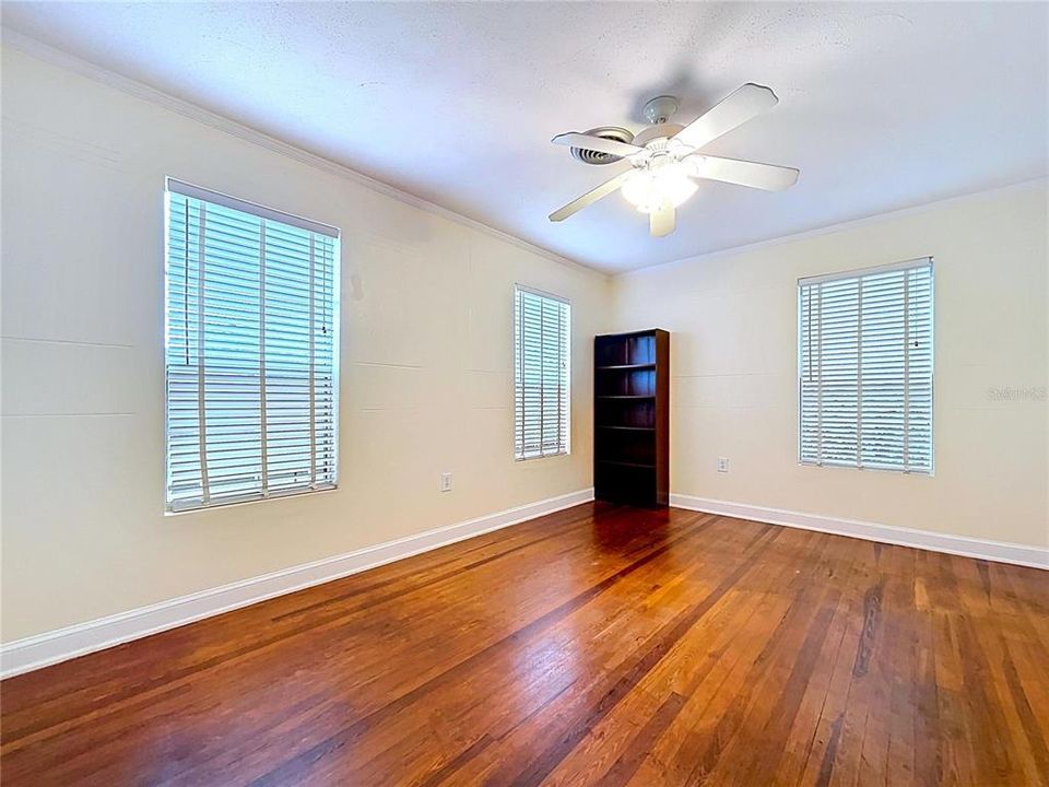 For Sale: $440,000 (4 beds, 4 baths, 2894 Square Feet)