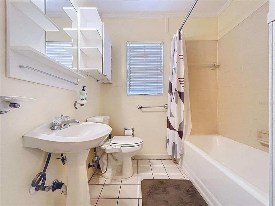 For Sale: $440,000 (4 beds, 4 baths, 2894 Square Feet)