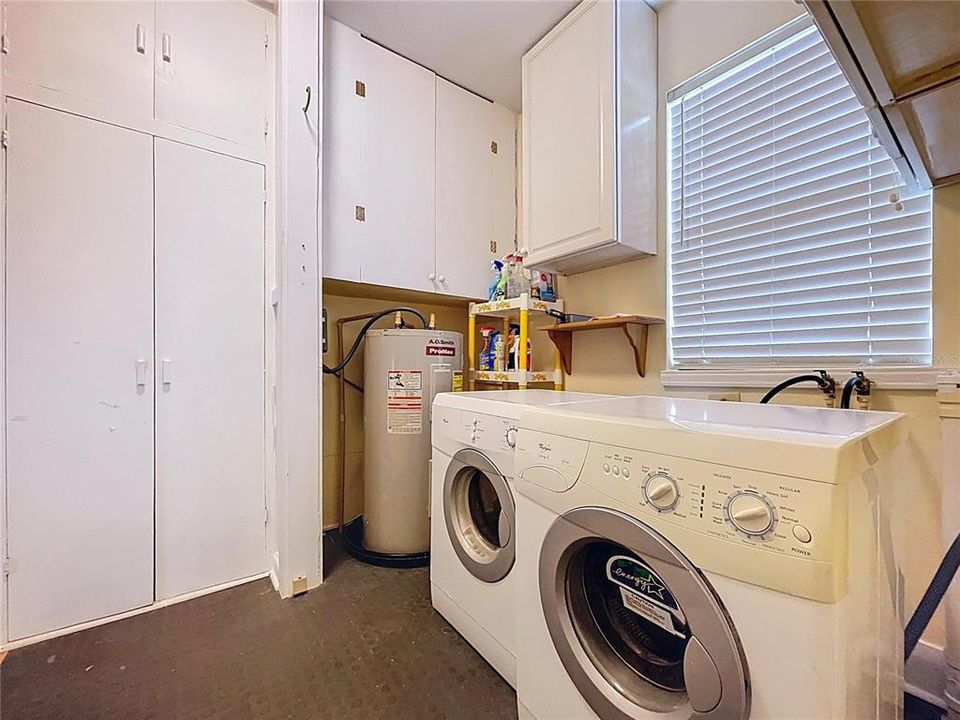 For Sale: $440,000 (4 beds, 4 baths, 2894 Square Feet)