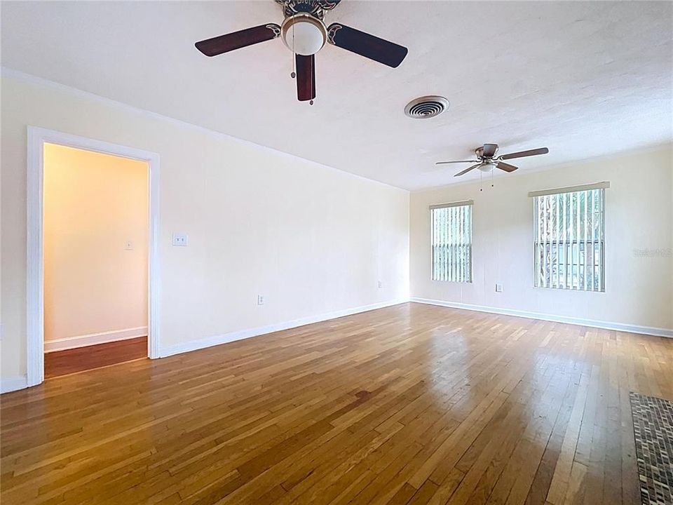 For Sale: $440,000 (4 beds, 4 baths, 2894 Square Feet)