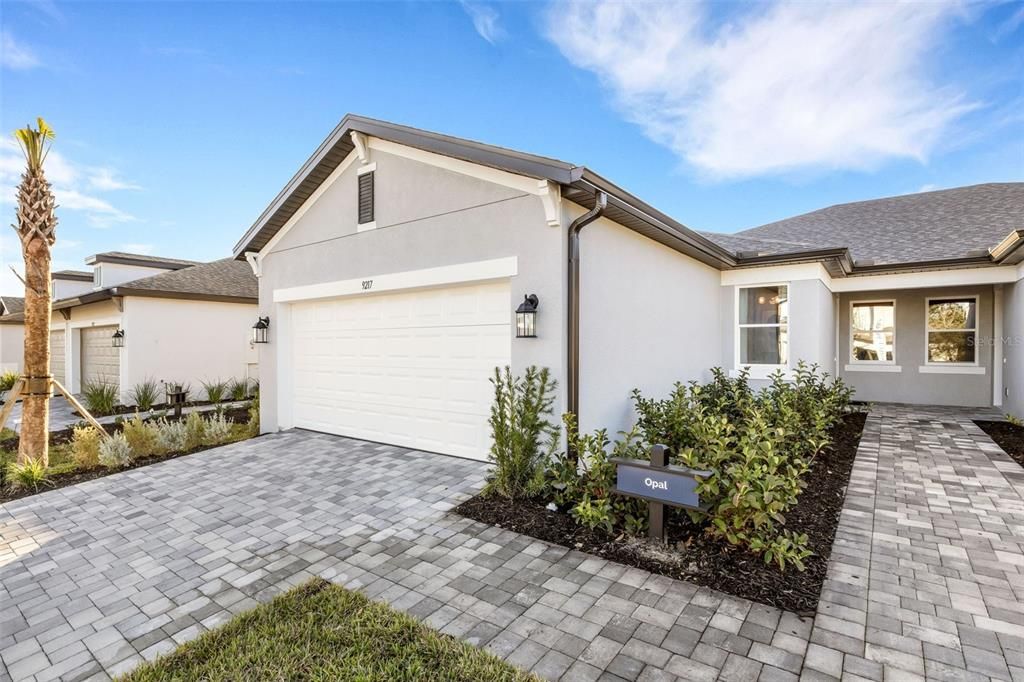 For Sale: $284,999 (3 beds, 2 baths, 1489 Square Feet)