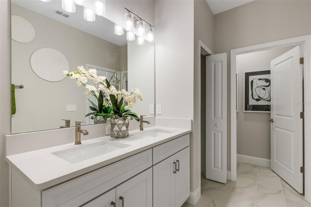 For Sale: $284,999 (3 beds, 2 baths, 1489 Square Feet)