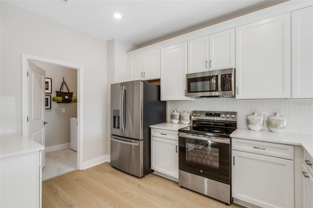 For Sale: $284,999 (3 beds, 2 baths, 1489 Square Feet)