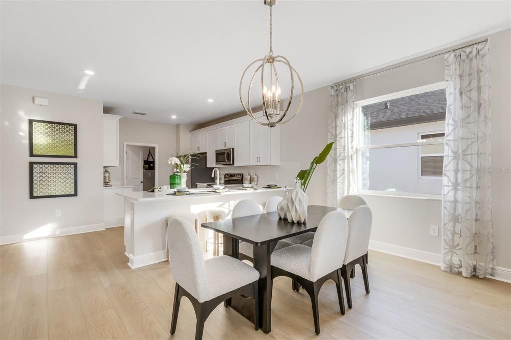 For Sale: $284,999 (3 beds, 2 baths, 1489 Square Feet)