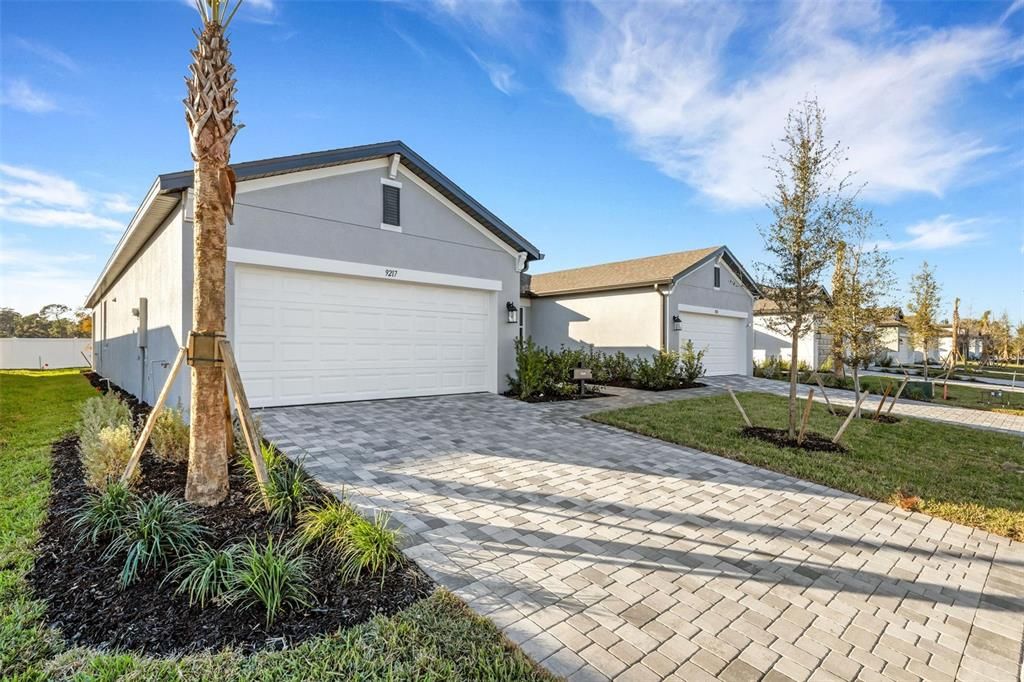 For Sale: $284,999 (3 beds, 2 baths, 1489 Square Feet)