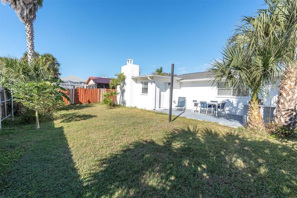 For Sale: $289,000 (3 beds, 2 baths, 1300 Square Feet)