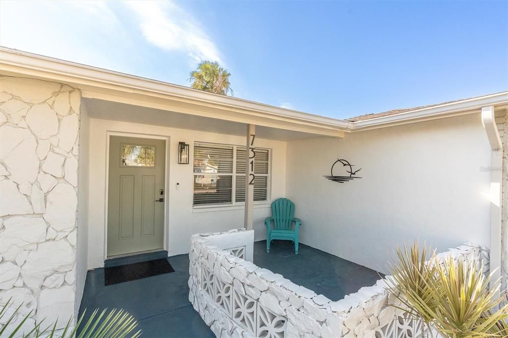 For Sale: $289,000 (3 beds, 2 baths, 1300 Square Feet)