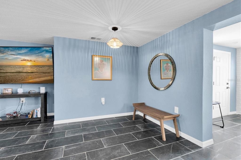 For Sale: $289,000 (3 beds, 2 baths, 1300 Square Feet)