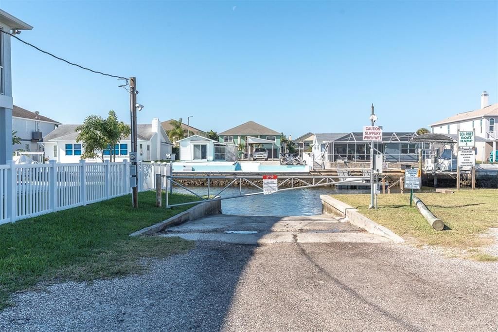 For Sale: $289,000 (3 beds, 2 baths, 1300 Square Feet)