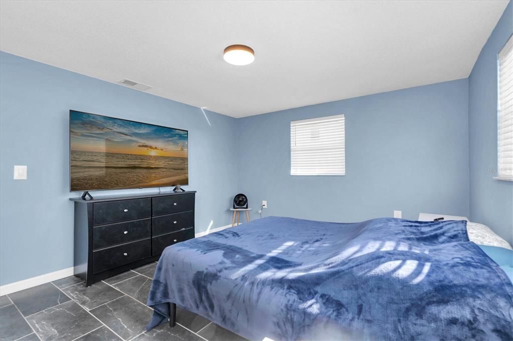 For Sale: $289,000 (3 beds, 2 baths, 1300 Square Feet)