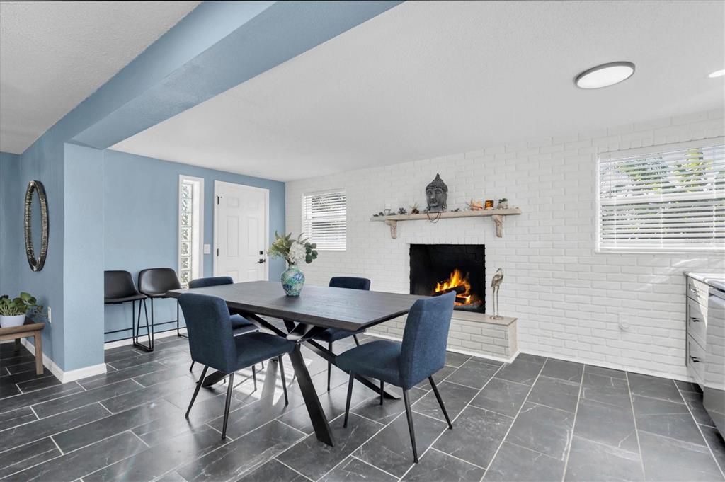 For Sale: $289,000 (3 beds, 2 baths, 1300 Square Feet)