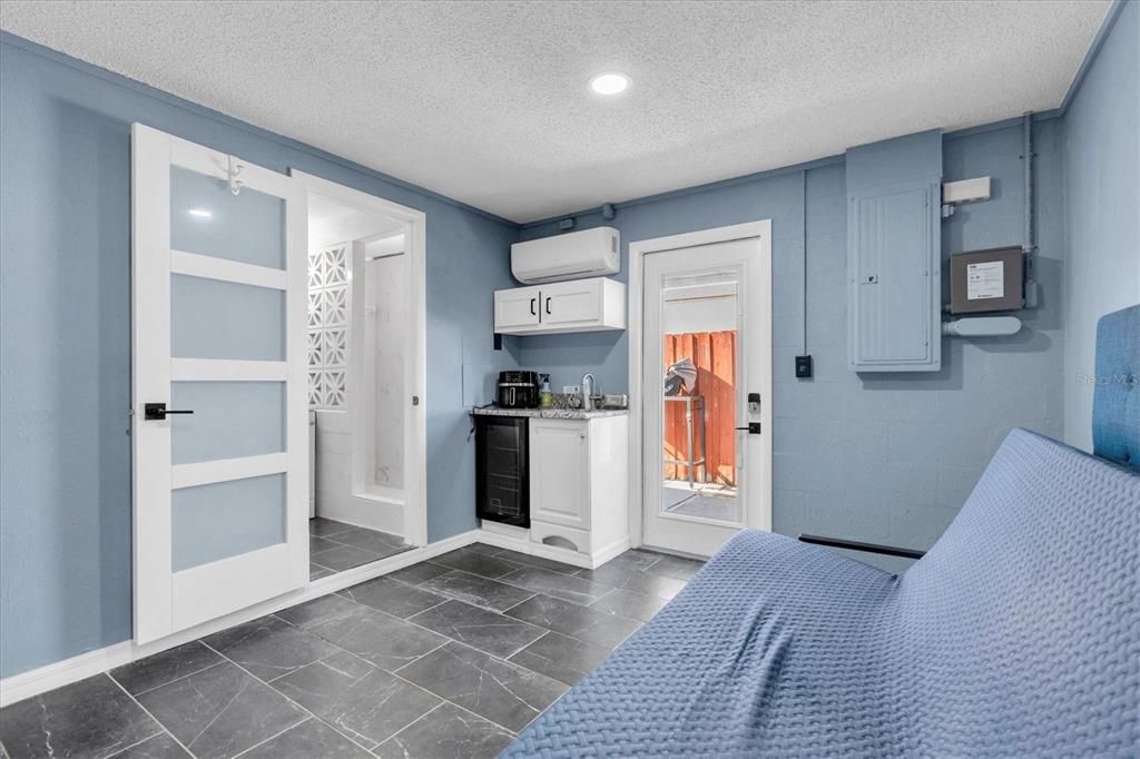 For Sale: $289,000 (3 beds, 2 baths, 1300 Square Feet)