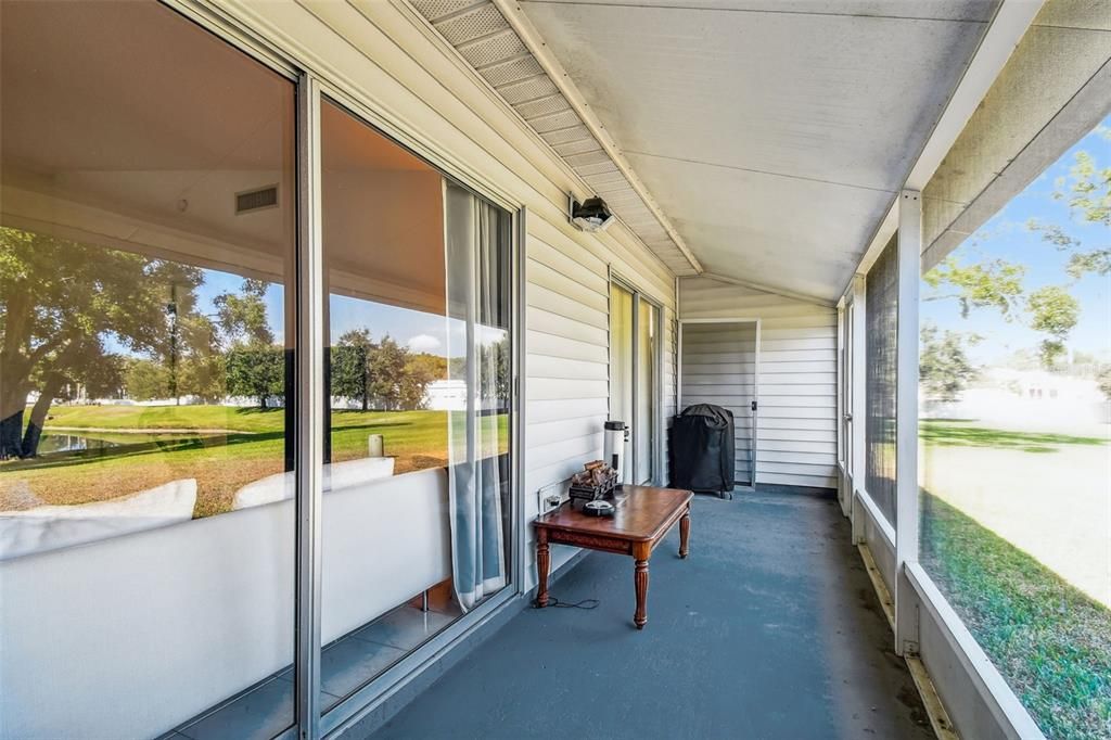 For Sale: $240,000 (2 beds, 2 baths, 976 Square Feet)