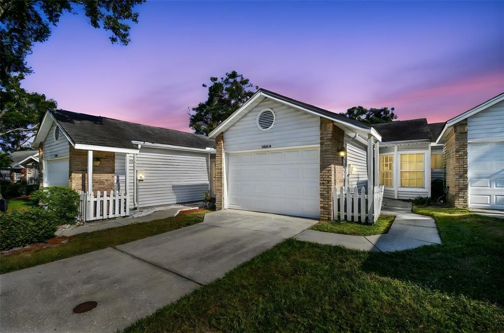 For Sale: $240,000 (2 beds, 2 baths, 976 Square Feet)