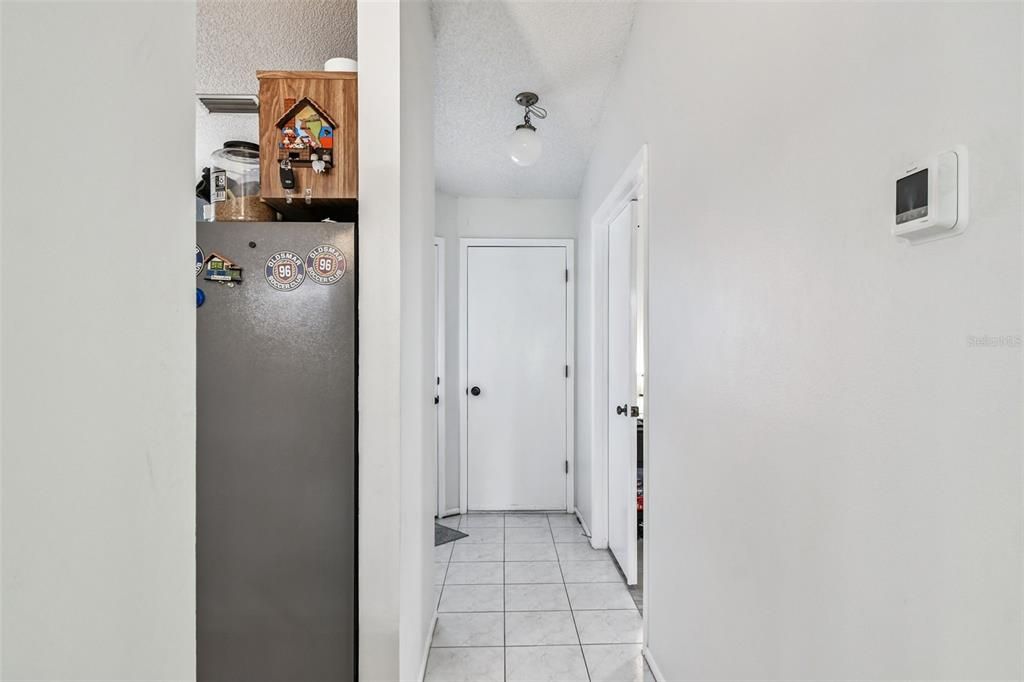 For Sale: $240,000 (2 beds, 2 baths, 976 Square Feet)