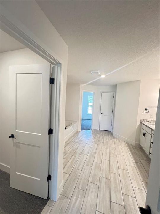 En Venta: $573,450 (4 camas, 2 baños, 2557 Pies cuadrados)