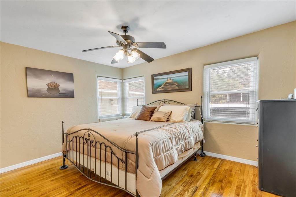 For Sale: $499,000 (3 beds, 2 baths, 1588 Square Feet)