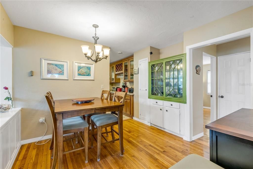 For Sale: $499,000 (3 beds, 2 baths, 1588 Square Feet)