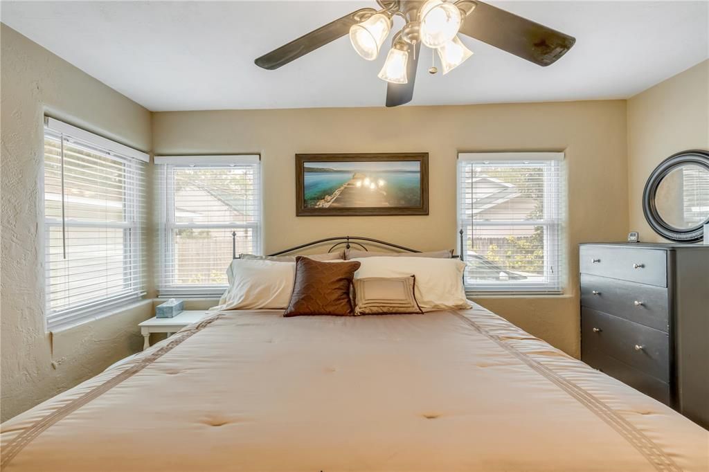 For Sale: $499,000 (3 beds, 2 baths, 1588 Square Feet)