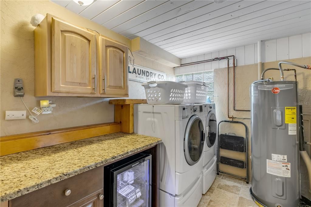 For Sale: $499,000 (3 beds, 2 baths, 1588 Square Feet)