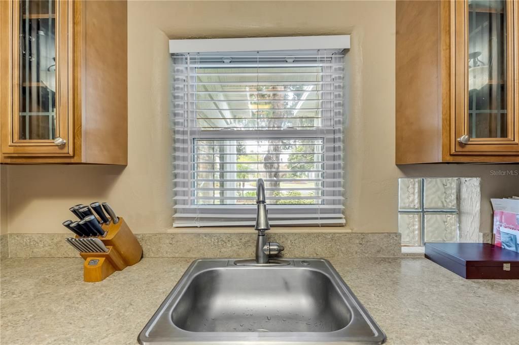 For Sale: $499,000 (3 beds, 2 baths, 1588 Square Feet)