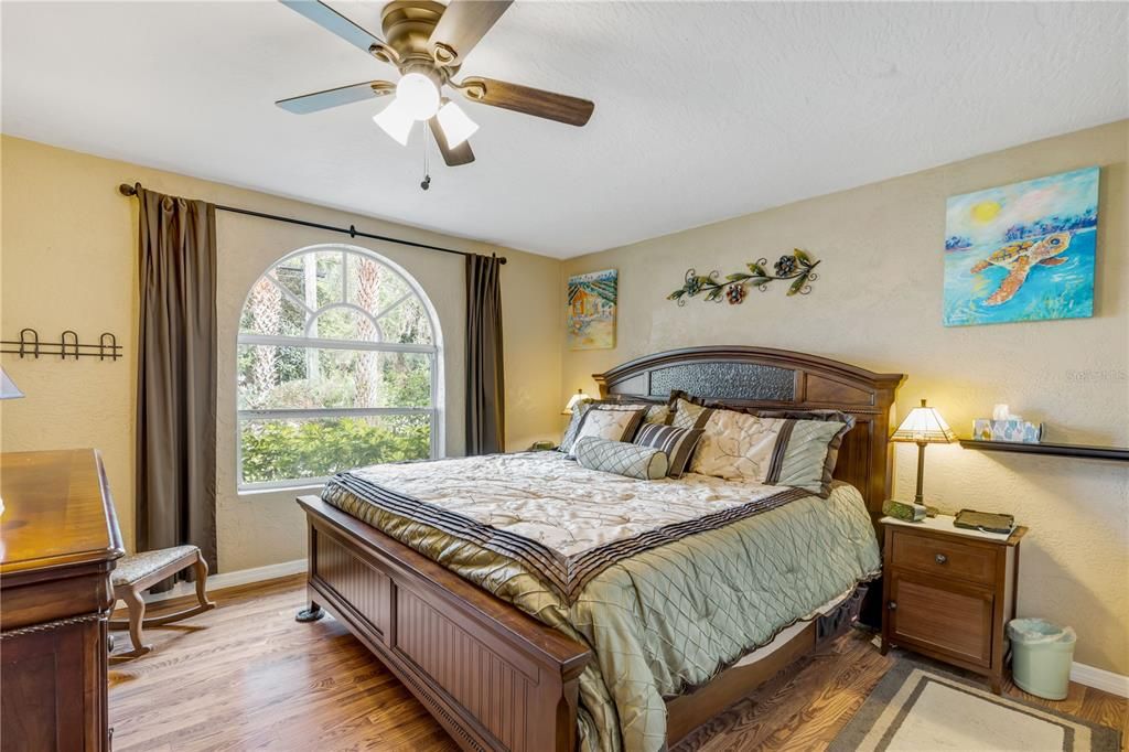 For Sale: $499,000 (3 beds, 2 baths, 1588 Square Feet)