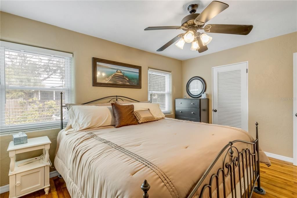 For Sale: $499,000 (3 beds, 2 baths, 1588 Square Feet)