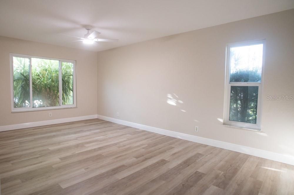 待售: $495,000 (2 贝兹, 2 浴室, 1694 平方英尺)