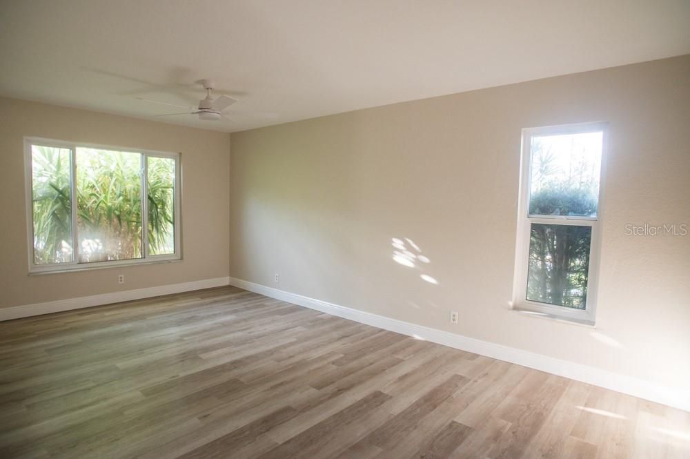 待售: $495,000 (2 贝兹, 2 浴室, 1694 平方英尺)