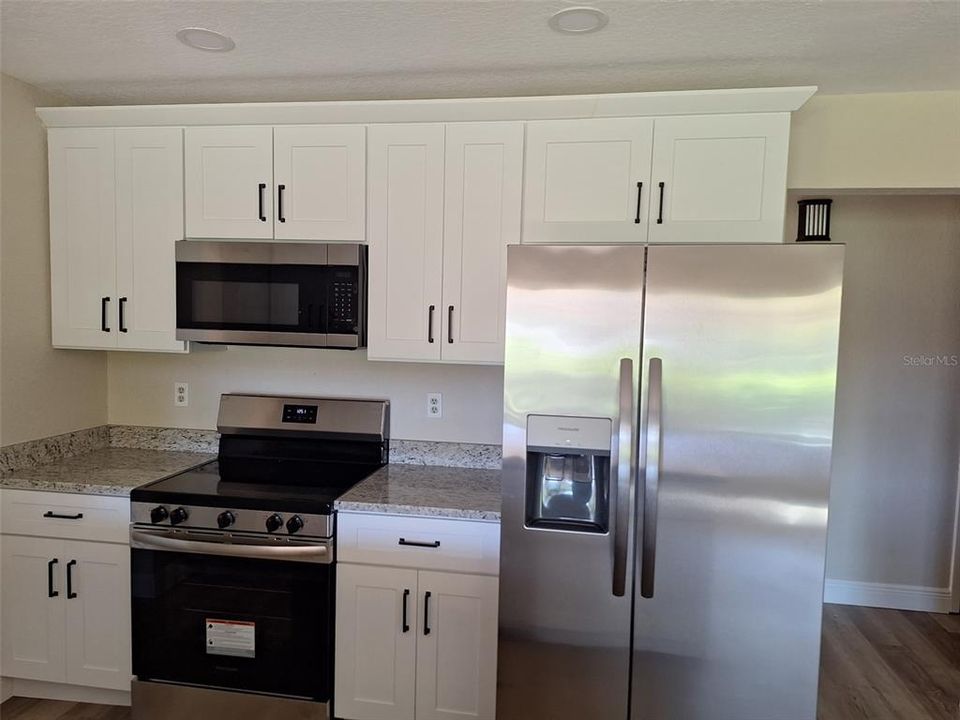 待售: $495,000 (2 贝兹, 2 浴室, 1694 平方英尺)