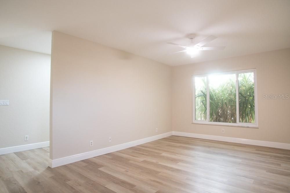 待售: $495,000 (2 贝兹, 2 浴室, 1694 平方英尺)