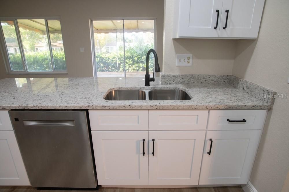 待售: $495,000 (2 贝兹, 2 浴室, 1694 平方英尺)