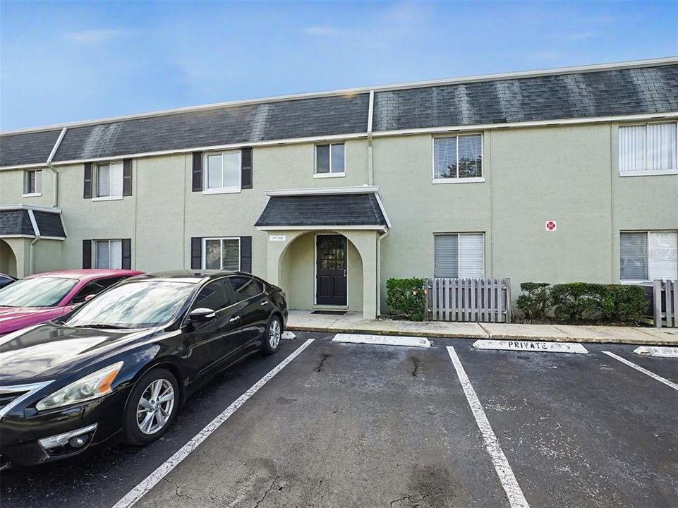 Activo con contrato: $120,000 (1 camas, 1 baños, 576 Pies cuadrados)