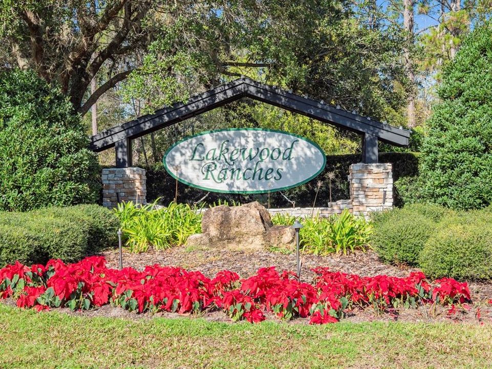 待售: $645,000 (4.92 acres)