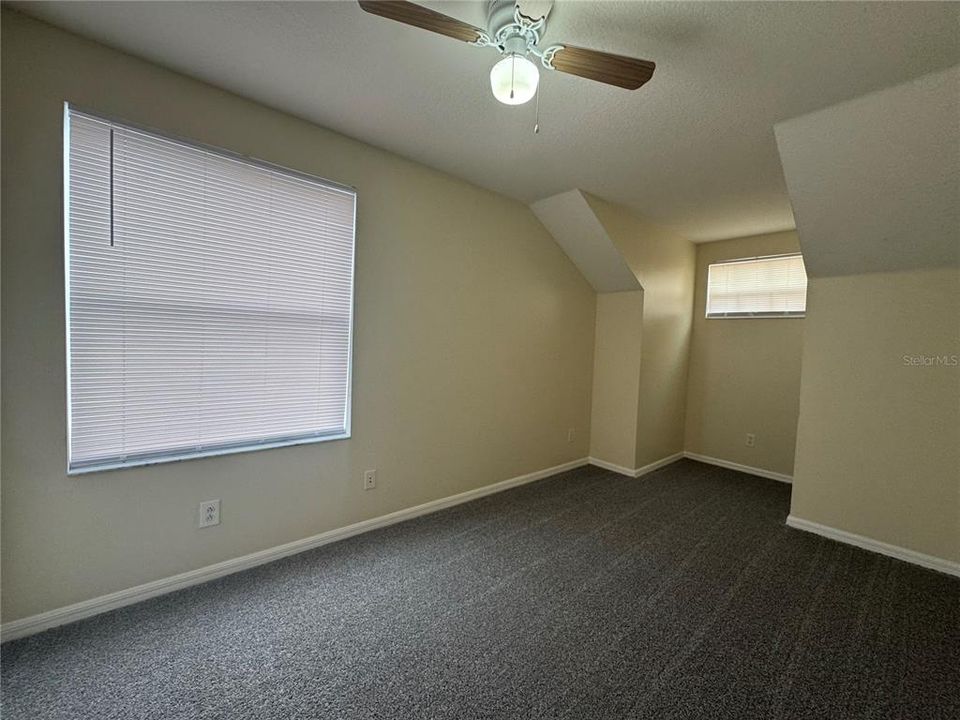 出租: $1,950 (4 贝兹, 2 浴室, 1427 平方英尺)