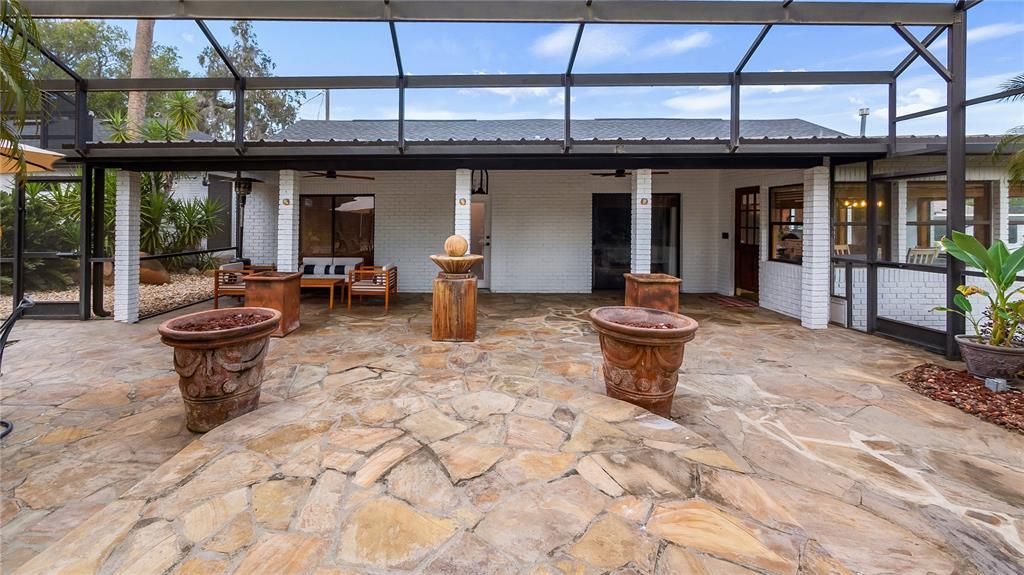 На продажу: $949,000 (5 спален, 2 ванн, 2340 Квадратных фут)