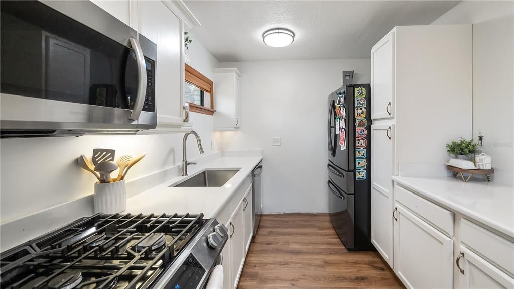 На продажу: $949,000 (5 спален, 2 ванн, 2340 Квадратных фут)